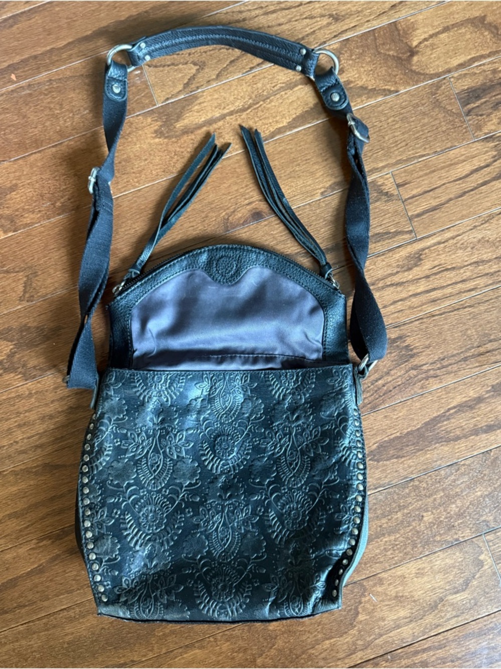 The Sak Black Silverlake Leather Crossbody bag - Picture 5 of 14
